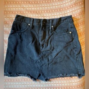 Madewell black denim skirt size 28
